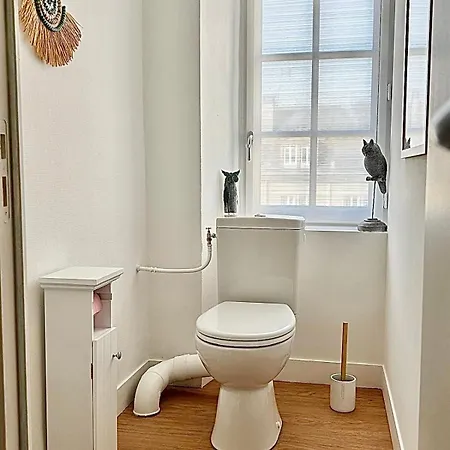 Charming One Bedroom In Centre Coutances