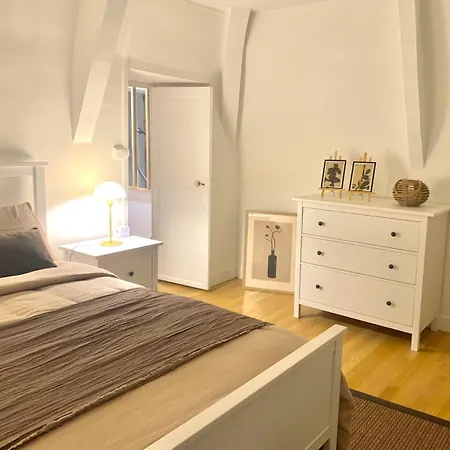 Charming One Bedroom In Centre Coutances