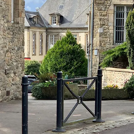 Apartment Charming One Bedroom In Centre Coutances