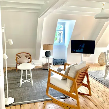 Charming One Bedroom In Centre Coutances